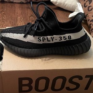 yeezy boost 350 oreo!worn once!